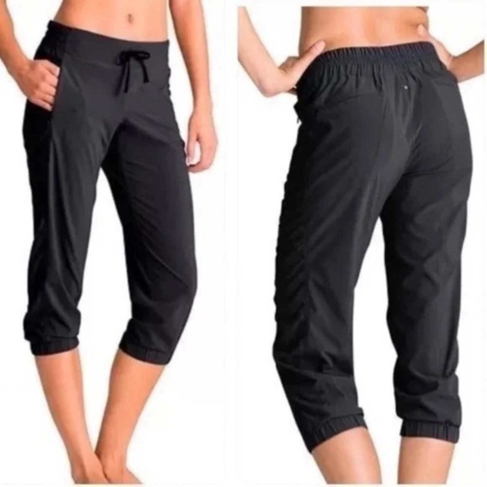Athleta La Viva Capri Crop Pants Pull on Womens size 4 Small Black style 964585
